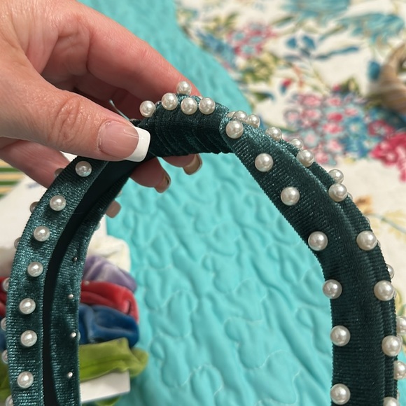 Urban Outfitters Pearl Embellished Headbands and Velvet Scrunchies Set - Picture 3 of 4